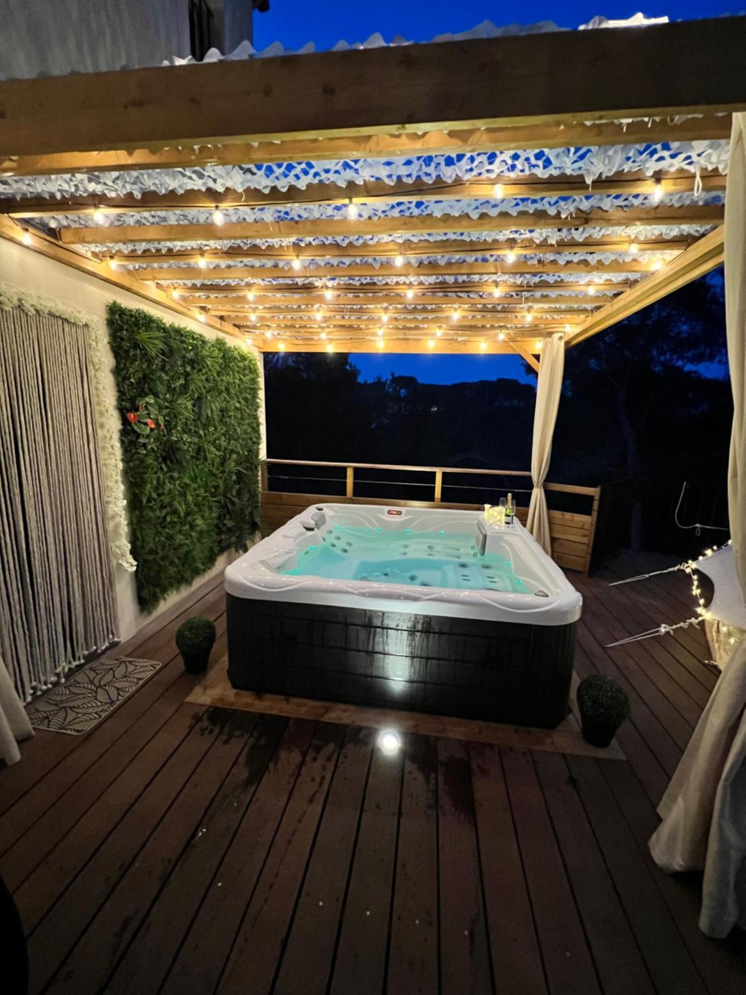 Love Room Tente Lodge Spa Mfg Chez C&C, Exclusivement Reservee Aux Adultes Cantaron Exteriér fotografie