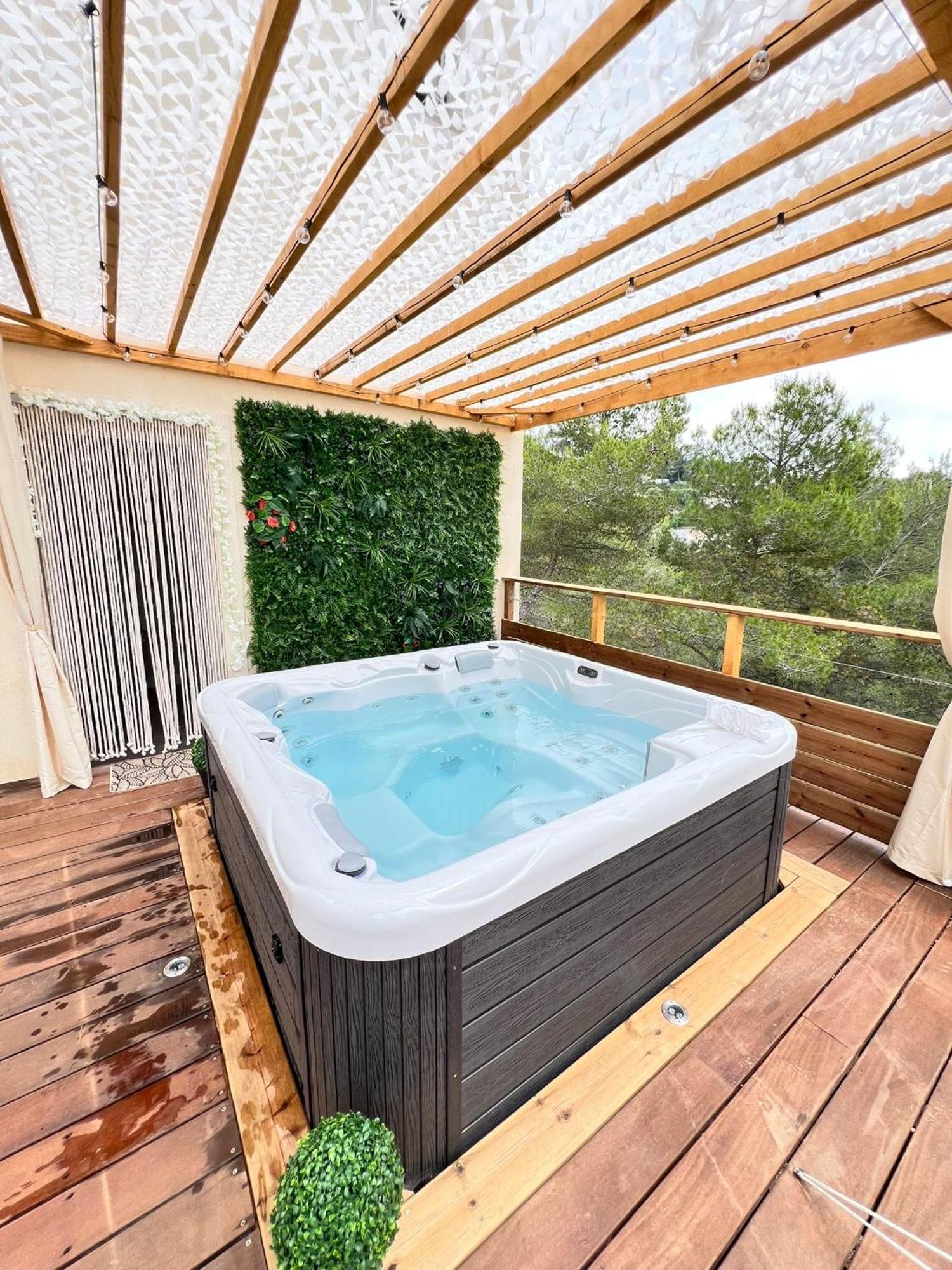 Love Room Tente Lodge Spa Mfg Chez C&C, Exclusivement Reservee Aux Adultes Cantaron Exteriér fotografie